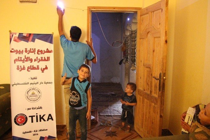 Gazzeli 200 aileye TİKA’dan LED aydınlatma sistemi desteği