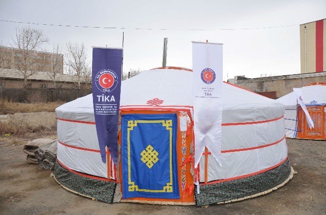 TİKA’dan Moğolistan’da engelli vatandaşlara çadır yardımı