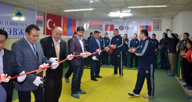 TİKA’dan Moğolistan’da Sporcuları Yetiştirme Merkezi’ne donanım desteği