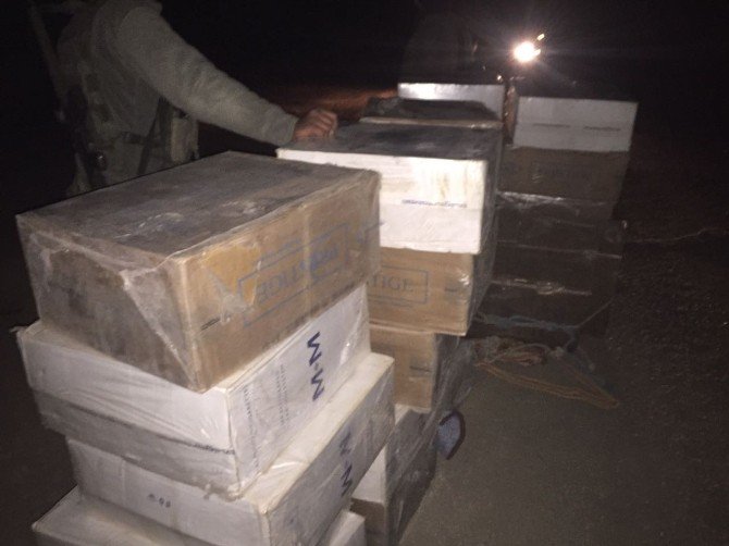 Hakkari’de teröristlere ait 72 bin paket kaçak sigara ele geçirildi