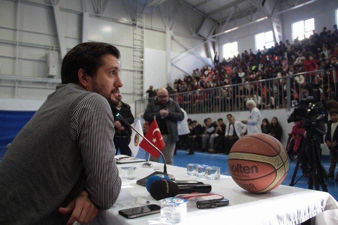 Kerem Tunçeri genç millileri değerlendirdi