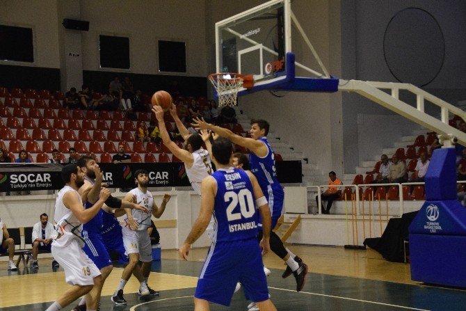 Acıbadem Üniversitesi Play-off’da Yarı Finalde