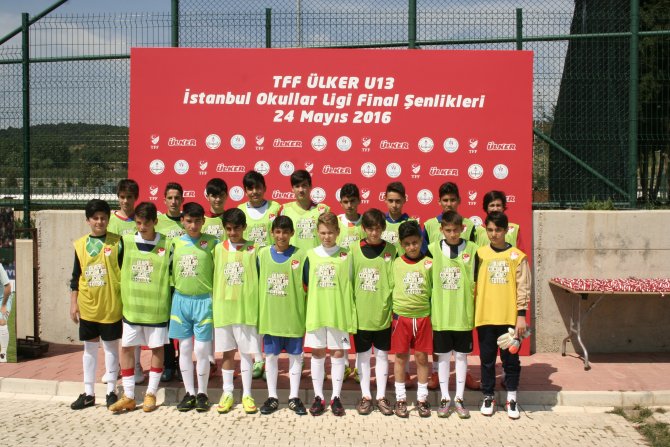 U13 İstanbul Okullar Ligi'nde final şenliği Riva'da yapıldı