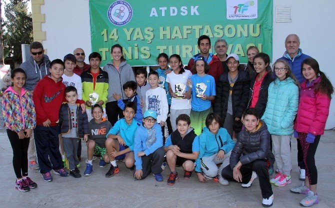 14 yaşın kupaları İpek Soylu’dan