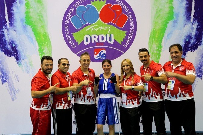 Ordu’da 2 Türk boksör daha finale yükseldi