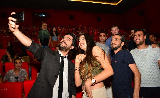 “1 Kezban 1 Mahmut Adana Yollarında” Filmine Özel Gösterim