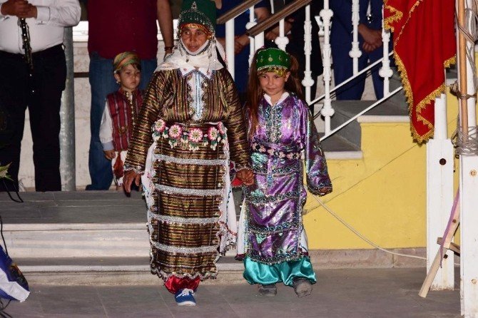 Türkmen Gelini Kıyafetleri Sergilendi