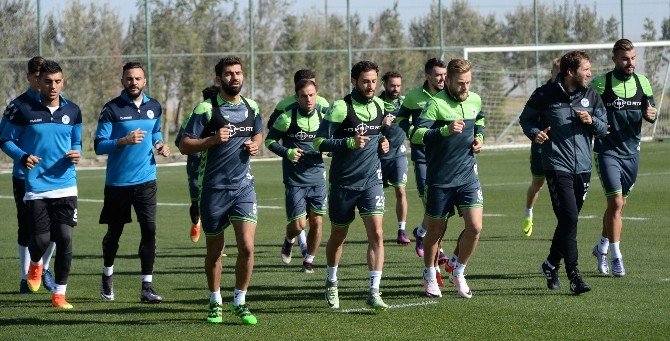 Konyaspor, Fenerbahçe maçı hazırlıklarına başladı
