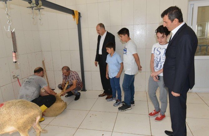 15 Temmuz şehitleri için kurban kesildi