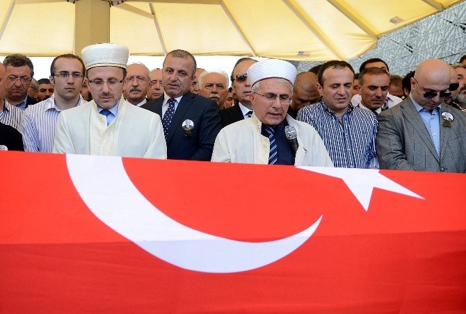 Yaşar Nuri Öztürk, Son Yolculuğuna Uğurlandı