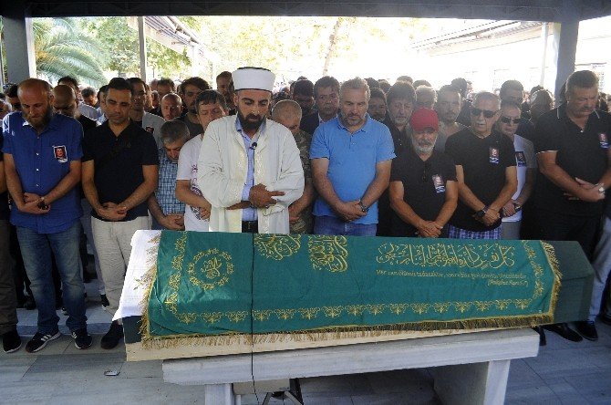 Ünlü oyuncu İsrafil Köse, son yolculuğuna uğurlandı