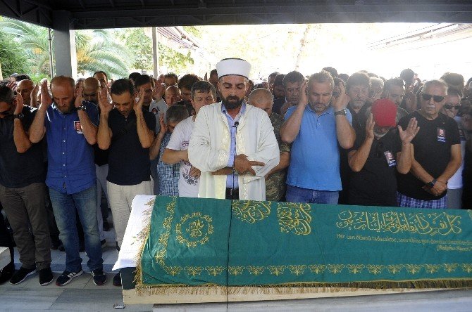 Ünlü oyuncu İsrafil Köse, son yolculuğuna uğurlandı