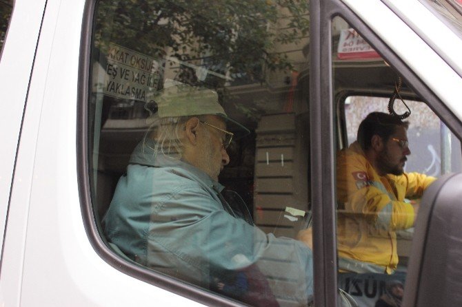 Cihangir’de ünlü tiyatro oyuncusunun evi yandı