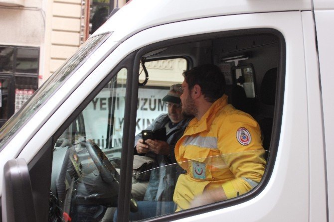 Cihangir’de ünlü tiyatro oyuncusunun evi yandı