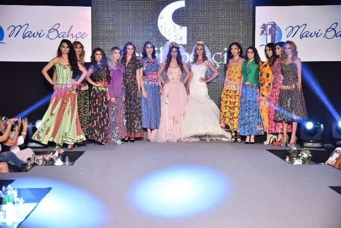 Cemil İpekçi’den İzmir’de muhteşem defile