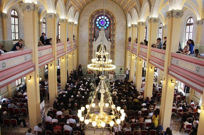 Avrupa’nın En Büyük Sinagogu’na 41 Yıl Sonra Bir İlk