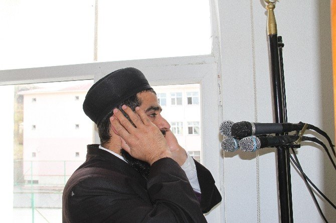 İstanbul’daki evini satarak yaptırdığı caminin imamı oldu