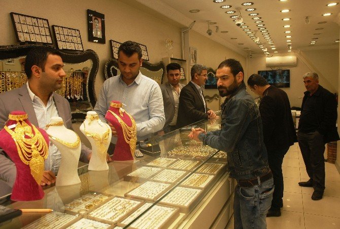 Van’da altın alan da satan da yok