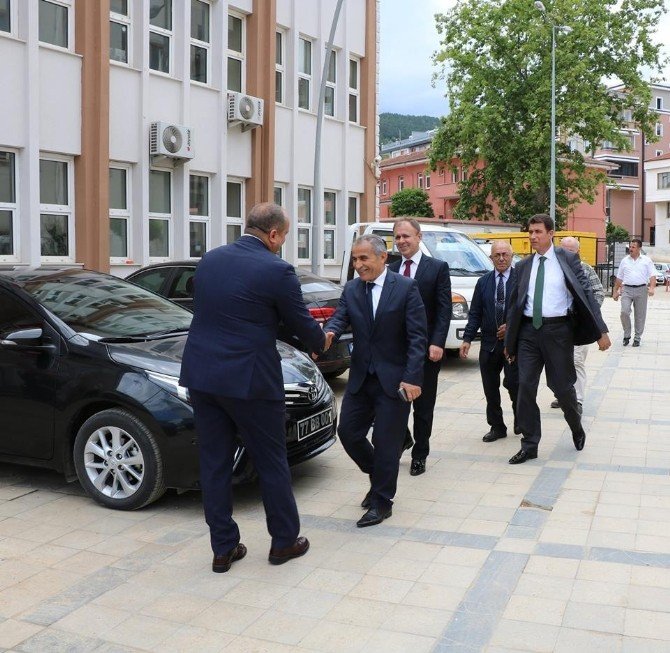 Vali Selim Cebiroğlu’ndan Veda Ziyareti