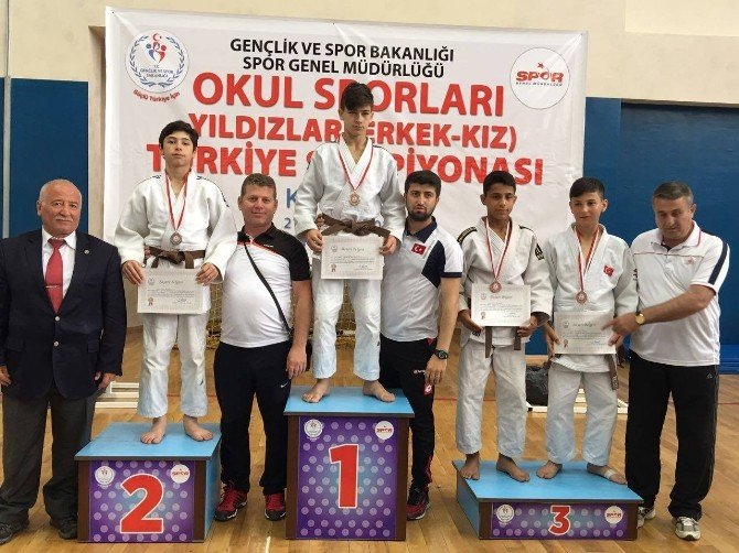 Yalovalı Judocular Türkiye Şampiyonası’ndan Madalya İle Döndü