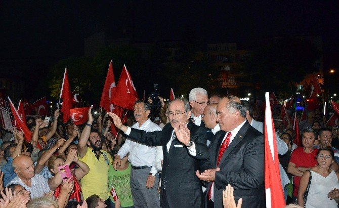 Eskişehir’de 30 Ağustos Zafer Alayı’na binlerce vatandaş katıldı