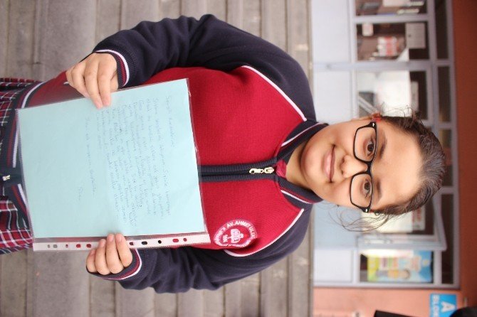 Okul harçlıklarını Halep’e gönderdiler