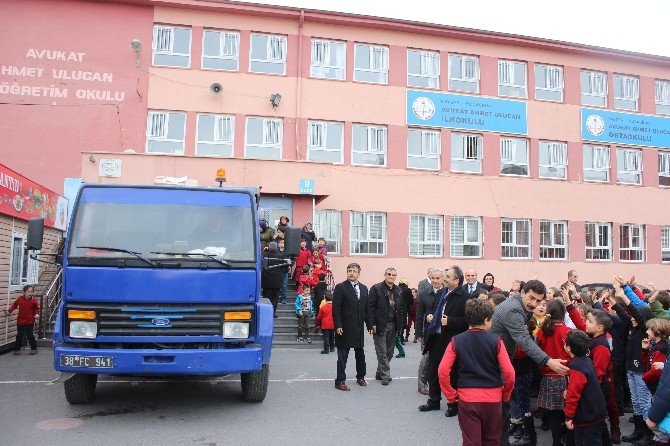 Okul harçlıklarını Halep’e gönderdiler