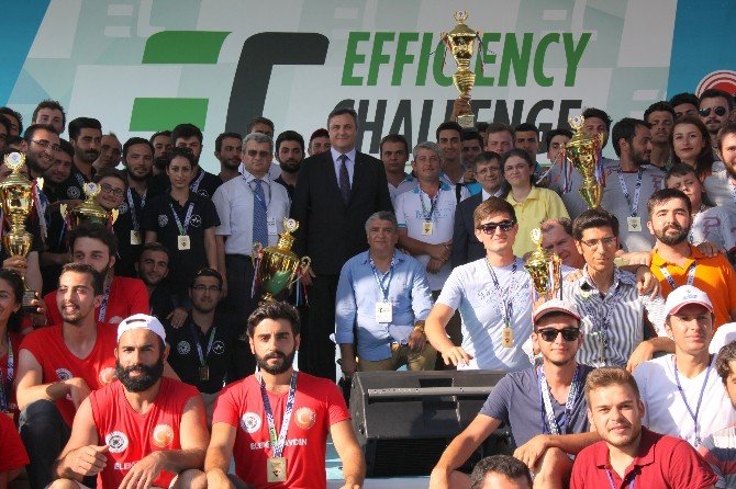 Alternatif Enerjili Araç Yarışları’nın galibi İstanbul Üniversitesi oldu