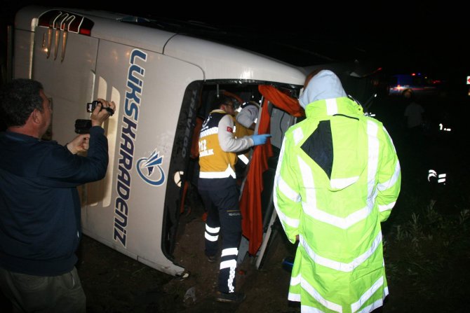 Yozgat'ta otobüs şarampole devrildi: 3 ölü, 30 yaralı
