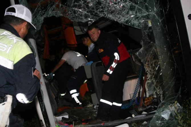 Yozgat'ta otobüs şarampole devrildi: 3 ölü, 30 yaralı