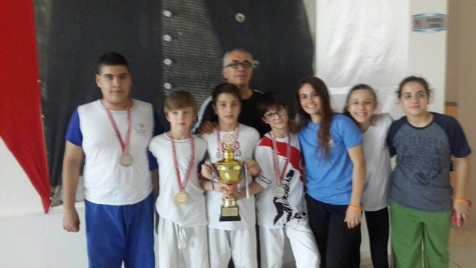 Yunusemre’nin judo takımları Türkiye şampiyonu oldu