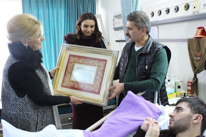 Nevin Gökçek 15 Temmuz gazilerini ziyaret etti