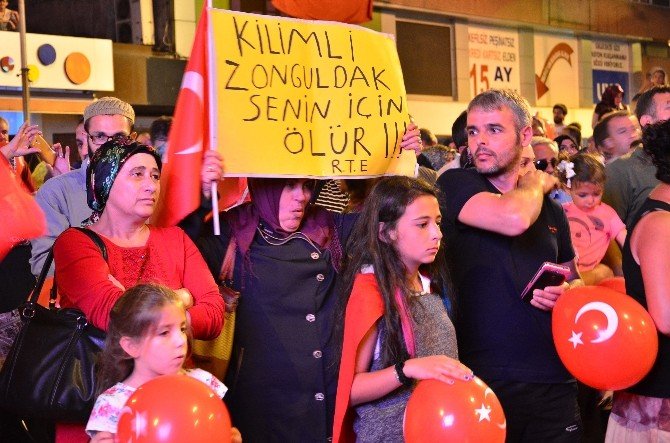 Zonguldaklı vatandaşlar demokrasi nöbetinde