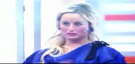 Kıskanç Kadın Kocasını Bakışlarıyla Dövdü