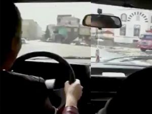 Kızına araba kullanmayı öğreten babanın çilesi