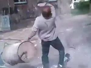 Çöp kovasından bazuka yapmak