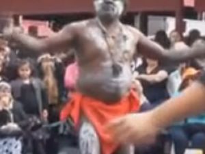 Ankara havası oynayan Aborjin