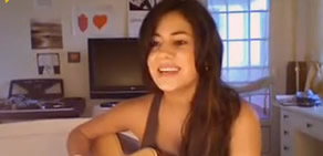 Mia Rose - Gitar Performans