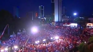 Ak Parti Genel Merkezi seçim kutlaması