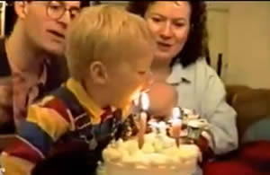 Pasta mağduru sevimli çocuk